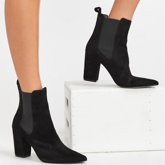 Steve Madden Shoes - Steve Madden subtle suede Chelsea boots